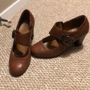 Clarks low heels Mary Janes